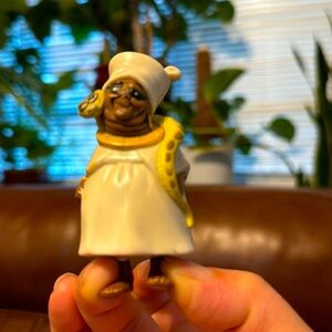 ❤️ Disney's Princess & The Frog Mama Odie Figurine
